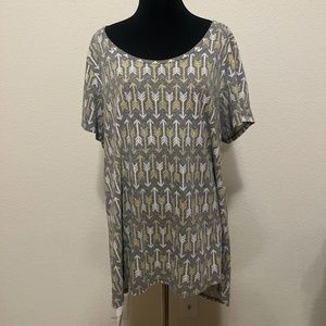 LuLaRoe Arrow T-Shirt 2XL